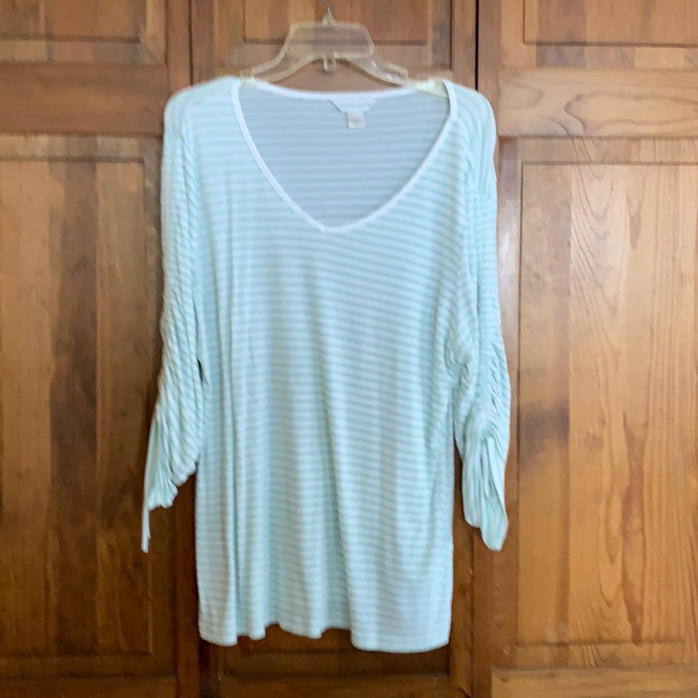 Casual shirt green and white stripes